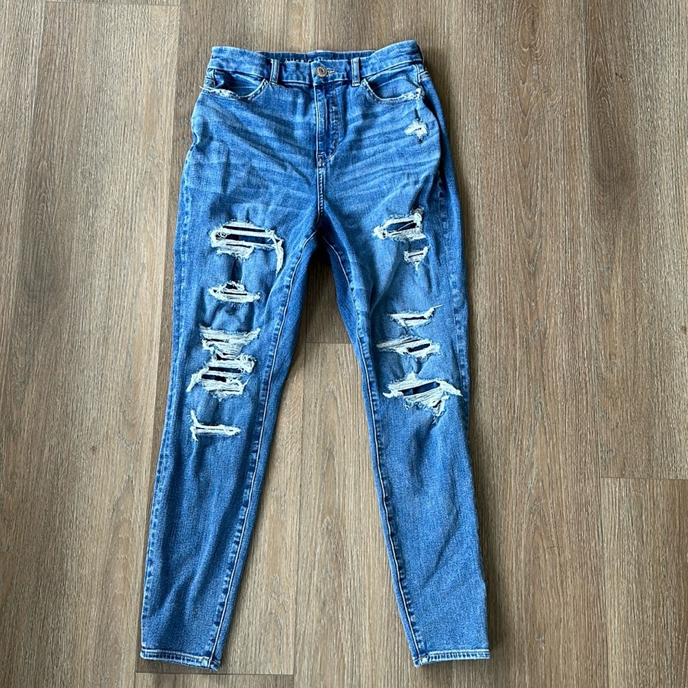Women’s American Eagle Dream Jean Faux Distressed Jean • size 10